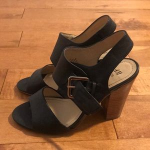 Heels with gold buckle